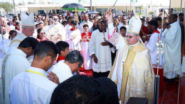Slovesna sveta maša ob začetku jubileja v katedrali Naše Gospe Arabije v Awaliju v Bahrajnu, 4. novembra 2023