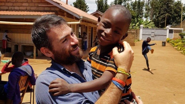 Giandonato e Thimoty durante una missione in Kenya