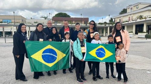 El Papa y los niños: Hay gente que hace la guerra, nosotros trabajamos por la paz