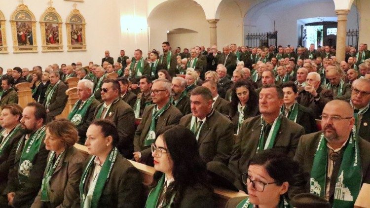 Na nacionalnoj proslavi blagdana sv. Huberta u Bjelovaru okupilo se više od tisuću lovaca i lovkinja (Foto IKA)