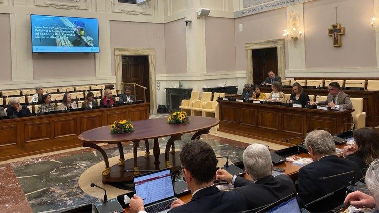 Care for our Common Home: Building & Communicating an Economy that Promotes Sustainability & Peace, mesa redonda, Casina Pio IV