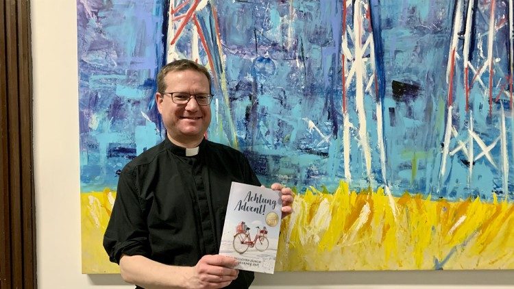 Christian Städter hat uns bei Vatican News besucht und die Preise vorbeigebracht.