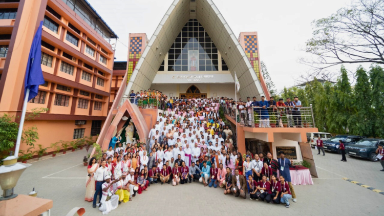 Group photo of participants