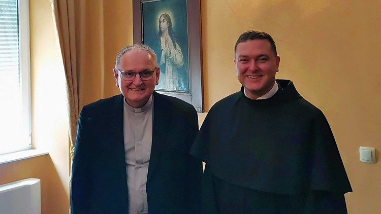 Šibenski biskup mons. Tomislav Rogić i rektor Nacionalnog svetišta fra Josip Ivanović (Foto: Svetište sv. N. Tavelića)