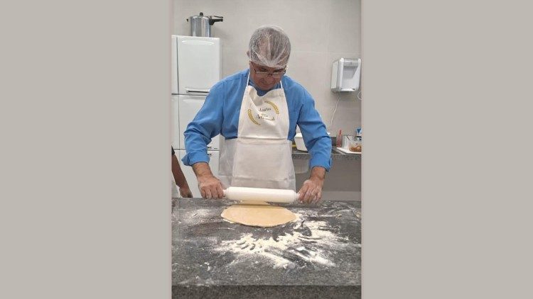 Frei Rogério na padaria