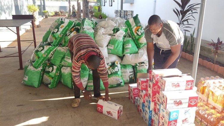 Des vivres à partager aux personnes défavorisées à Maputo.