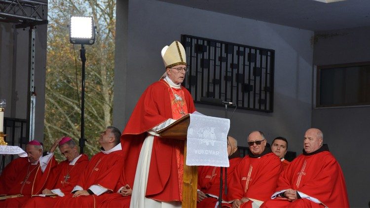 Apostolski nuncij Giorgio Lingua propovijeda na misi u Vukovaru (Foto: DJOS nadbiskupija)