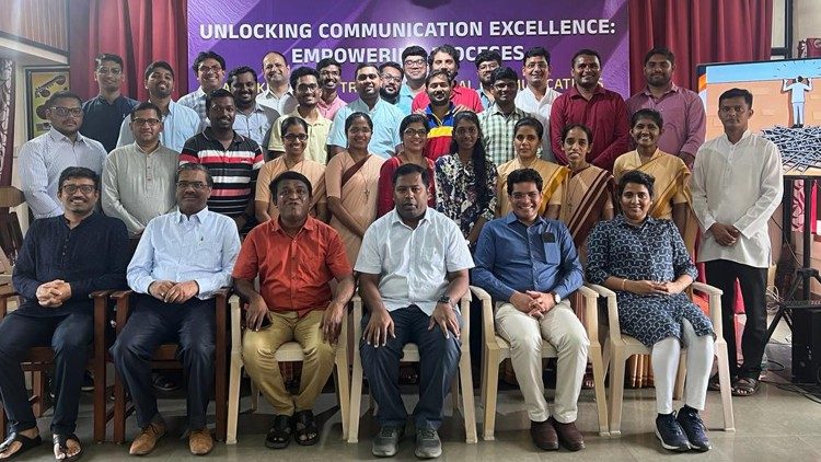 Group photo of participants