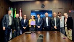 PUCPR recebe a visita de deputados estaduais