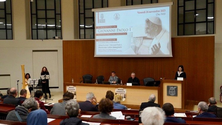 Le cardinal Pietro Parolin à la Grégorienne pour une conférence sur le pape Jean-Paul Ier. 