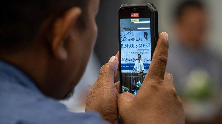 Bispos se reúnem em Bangkok para renovar a missão de comunicação da Igreja