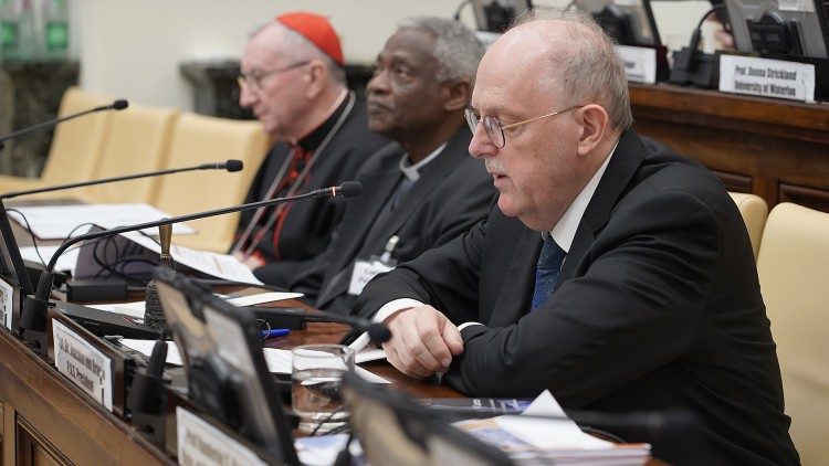 Prof. Joachim von Braun bei der Eröffnung der Konferenz in der Päpstlichen Akademie für die Wissenschaften