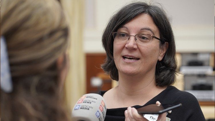 La Dra. Antia Lamas-Linares habló con Vatican News.