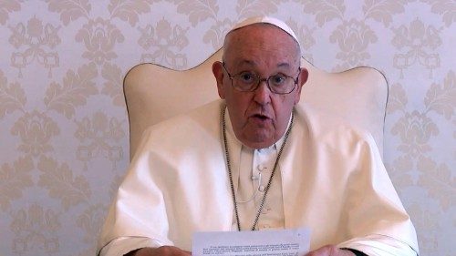 Selon le Pape François, «un jeune qui reste immobile est un vieillard mort»