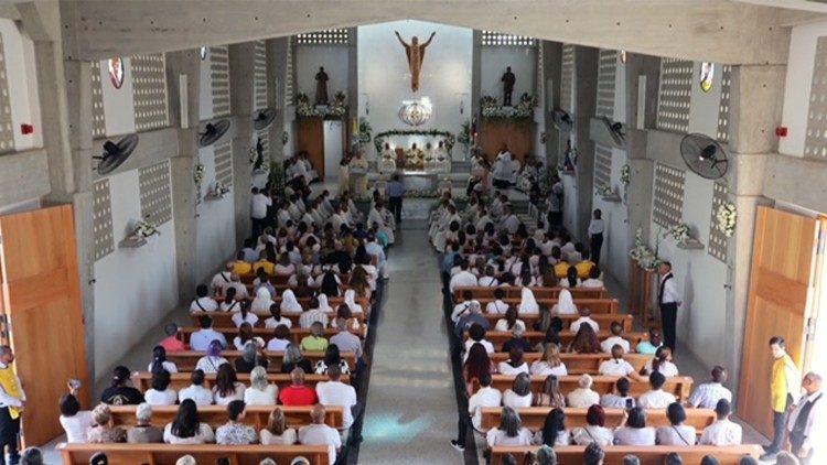 Une église pleine pour sa consécration