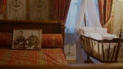 Rodný dům sv. Terezie z Lisieux s fotografií jejích rodičů