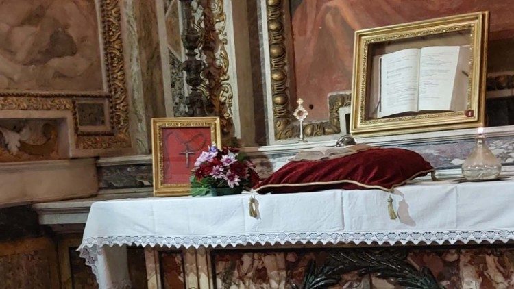 Gli oggetti di suor Luisa nella Basilica di San Bartolomeo all’Isola