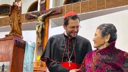 Cardeal Marengo na Missa de Natal na Mongólia