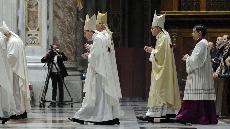 Der Gedenkgottesdienst wurde am Kathedra-Altar im Petersdom gefeiert