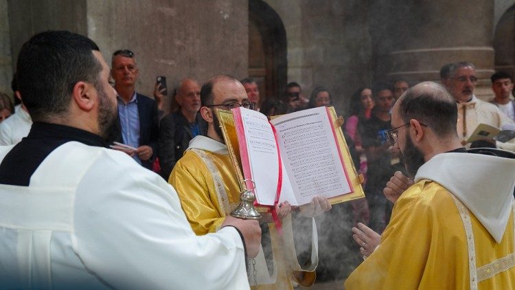 Missa do Domingo de Páscoa celebrada no Santo Sepulcro