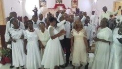 Centenas de adolescentes e jovens entre os baptizados na Arquidiocese de Maputo (Moçambique)
