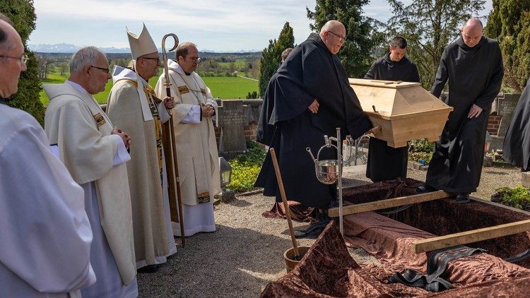 Beisetzung für P. Notker Wolf (Foto: Br. Elias König, Erzabtei St. Ottilien) 