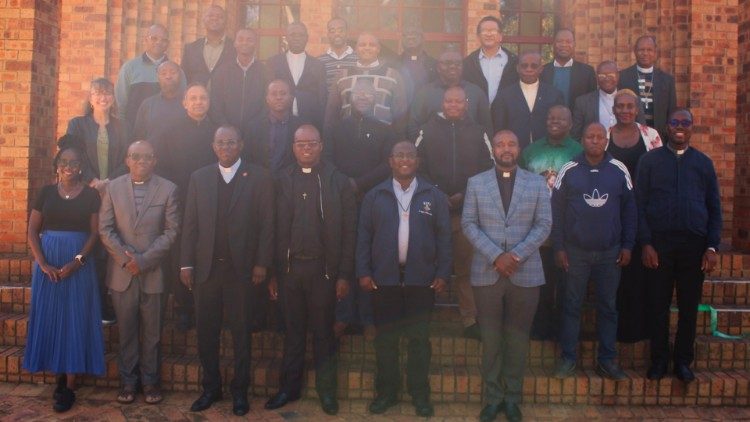 Participantes no seminário da IMBISA sobre a sinodalidade