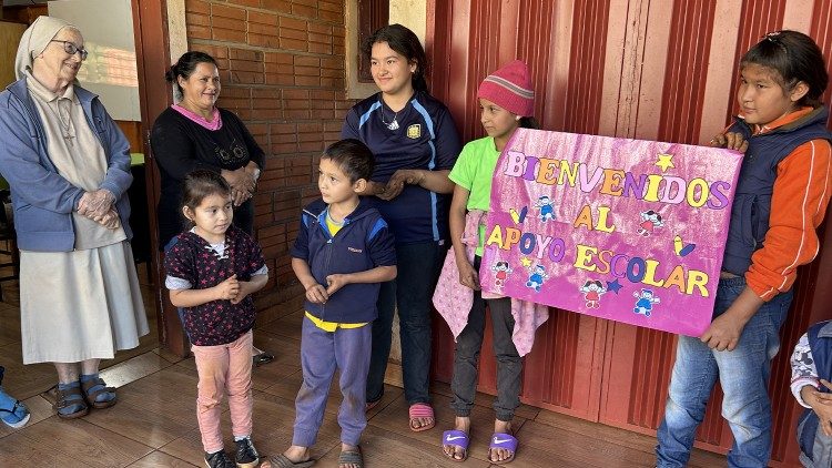 Paraguay, i bambini al centro Cristo Re a Puerto Triunfio