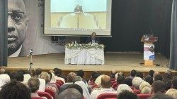 VI Semana Teológica - Bispo da Diocese de Mindelo, Dom Ildo Fortes dirige a palavra à assembleia