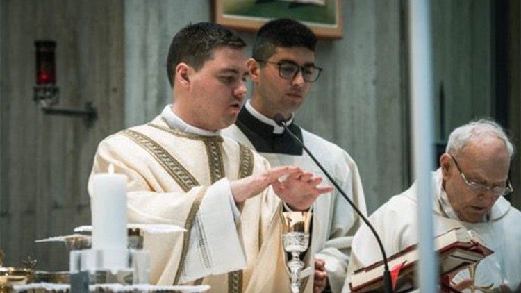 La prima messa celebrata da don Nicola - Foto di Lorenzo Iorfino