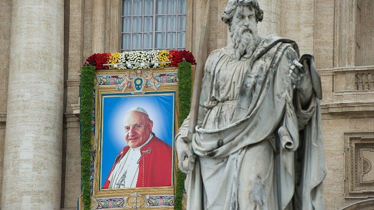 Angelo Roncalli, Papa Juan XXIII, fue canonizado el 27 de abril de 2014 por el Papa Francisco.