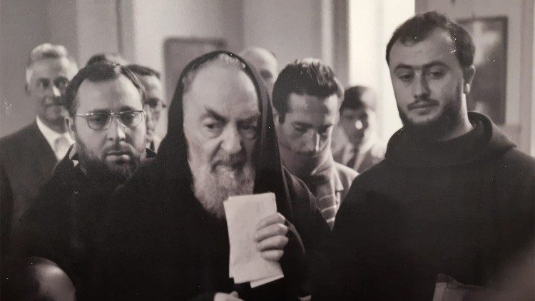 Saint Pio Foundation: foto realizada pelo fotógrafo pessoal de padre Pio, Elia Stelluto.