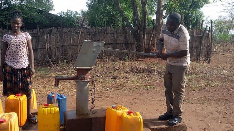 La Fondazione 'Santina Onlus' inaugura un nuovo pozzo per i villaggi del Nord Camerun