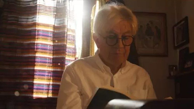  O padre Vilson Groh, que há mais de 40 anos trabalha com comunidades carentes de Florianópolis.