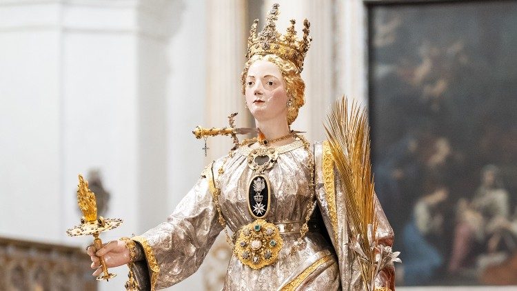 Missa solene na festa de Santa Luzia em Siracusa, na Sicília, sul da Itália, em 13 de dezembro de 2024 (Vatican Media)
