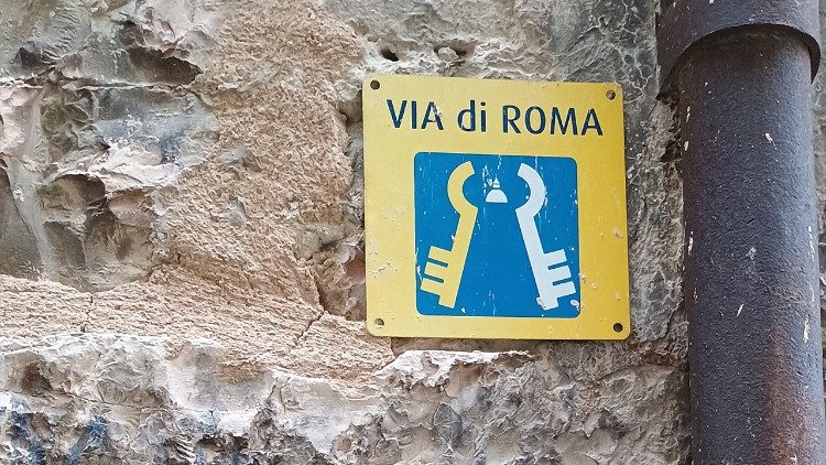 Die Via di Roma, der Teil des Franziskuswegs, der nach Rom führt (Foto: Stahlhofen) 
