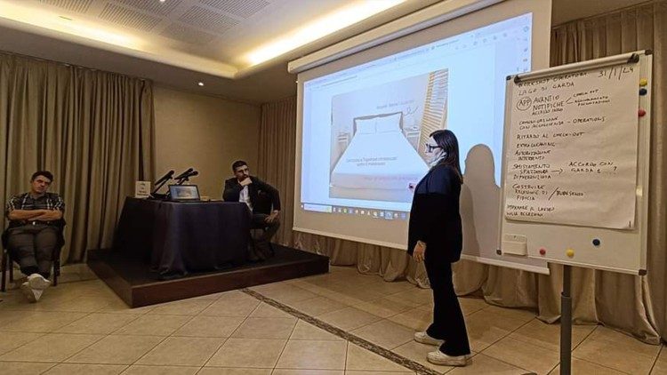 Giorgia Puleo mentre tiene un corso di formazione