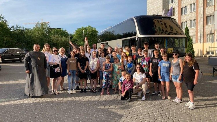 ഉക്രൈനിൽനിന്നുള്ള കുട്ടികൾ - ഫയൽ ചിത്രം