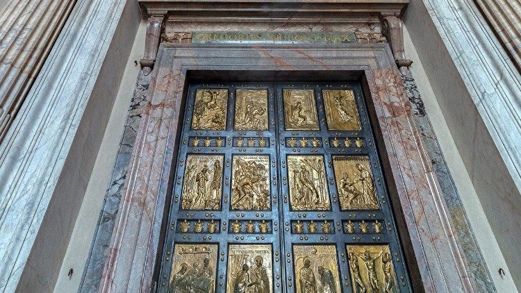 2024.12.24 Poarta Sfântă a bazilicii Sfântul Petru.