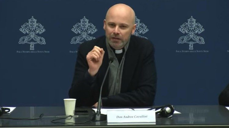 Don Andrea Cavallini alla presentazione del Messaggio del Papa