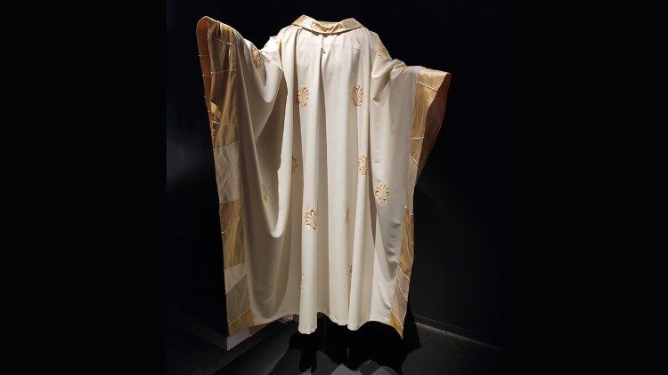 Uno dei paramenti sacri che accompagnerà il dono della Tovaglia del Perdono al Papa