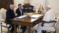 Il presidente di CL, Davide Prosperi, e il vescovo Filippo Santoro in udienza dal Papa il 15 gennaio scorso