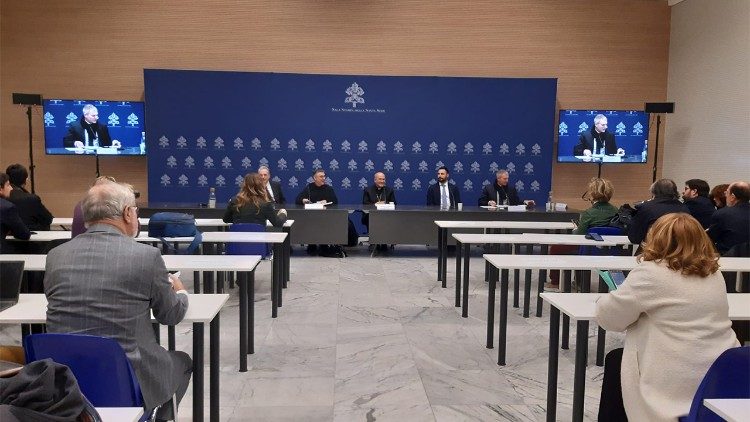 La conferenza in Sala Stampa vaticana