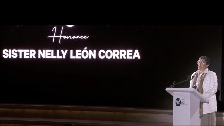 La sua commozione nell'intervento di ringraziamento