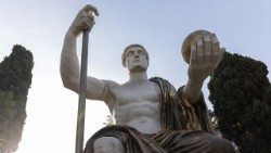 La ricostruzione del Colosso di Costantino a Villa Caffarelli