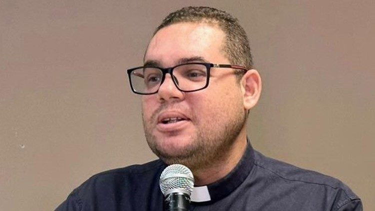 Diácono baiano Rodrigo Dias 