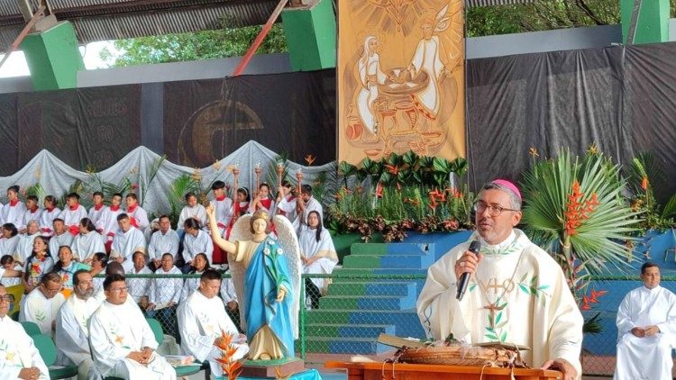 Missa com o novo bispo