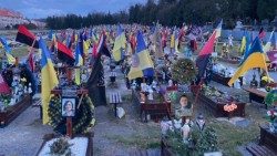 Soldatenfriedhof bei Lwiw (Lemberg, Ukraine) - Foto: Justitia et Pax