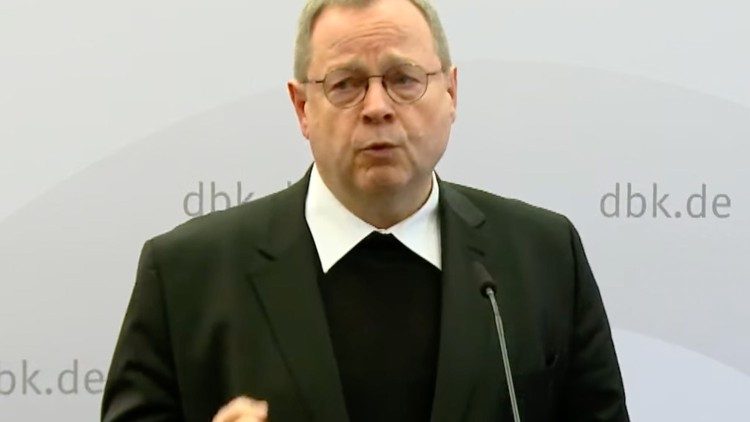 Der Vorsitzende der Deutschen Bischofskonferenz, Bischof Georg Bätzing, bei einer Pressekonferenz 2019