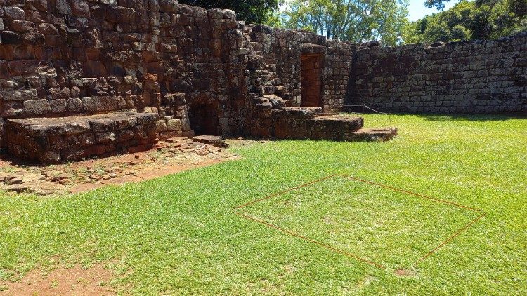 Área demarcada no completo arquitetônico das Missões (Foto: José Roberto de Oliveira)